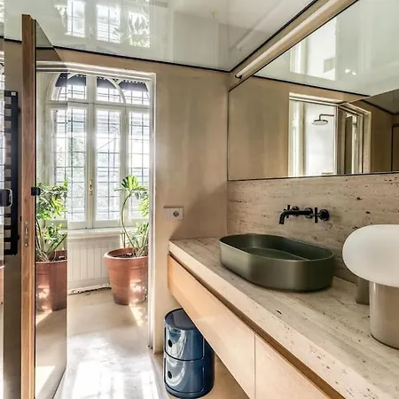 Ad & Dezeen Published Appartement